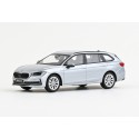 2023 Škoda Superb IV Combi – stříbrná Pebble metalíza − Abrex 1:43